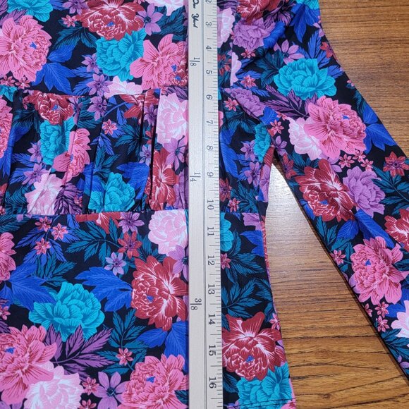 SO Goods For Life Womans Small Beautiful Floral Top Junior - Picture 12 of 13